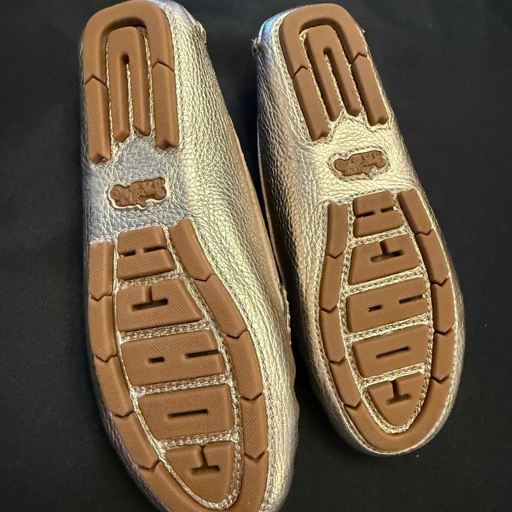 Coach Margot Women's Champagne Metallic loafer. FG2955. Size 5B - Picture 4 of 9